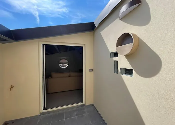 Casaraffaella, Sorprendente