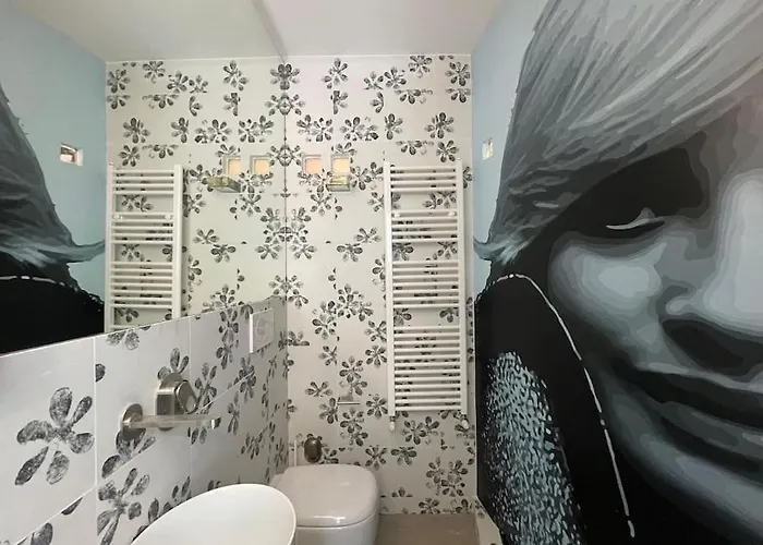 Casaraffaella, Sorprendente 볼로냐