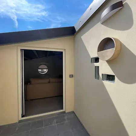 Casaraffaella, Sorprendente