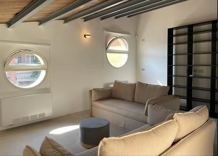 Casaraffaella, Sorprendente